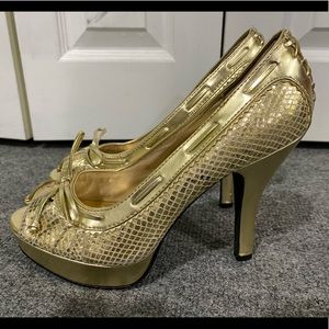 MICHAEL MICHAEL KORS Gold Heels
